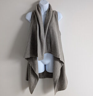Piccolo Mongolian Cashmere Vest Womens One Size Sweater Quiet Luxury Old Money